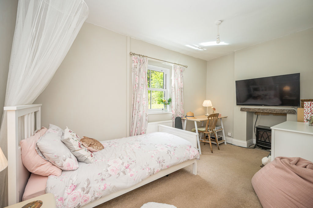 Bedroom- click for photo gallery